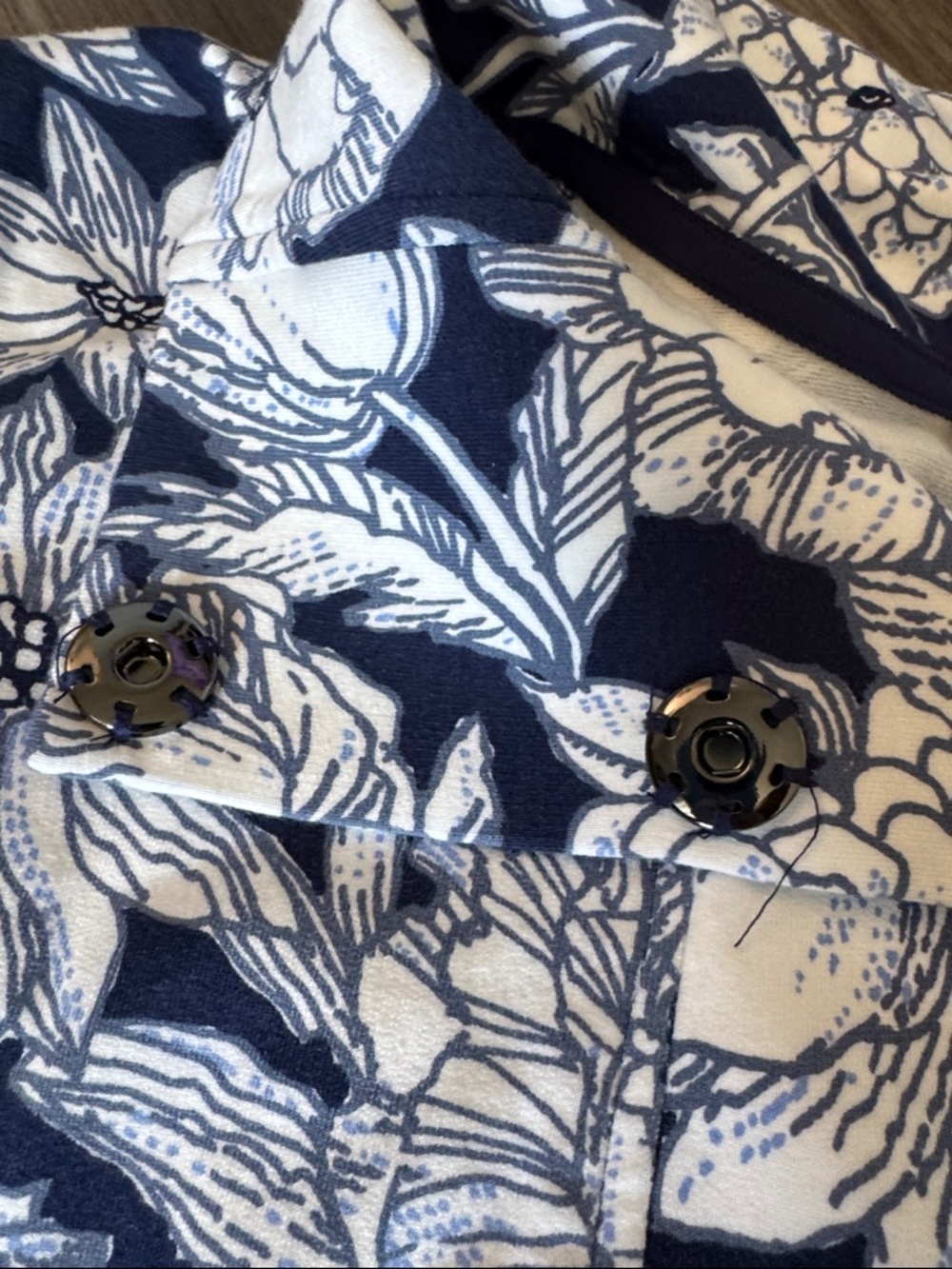 T by Talbots Modal French Terry Snap Placket Pullover medium shirt etched floral - Picture 4 of 10
